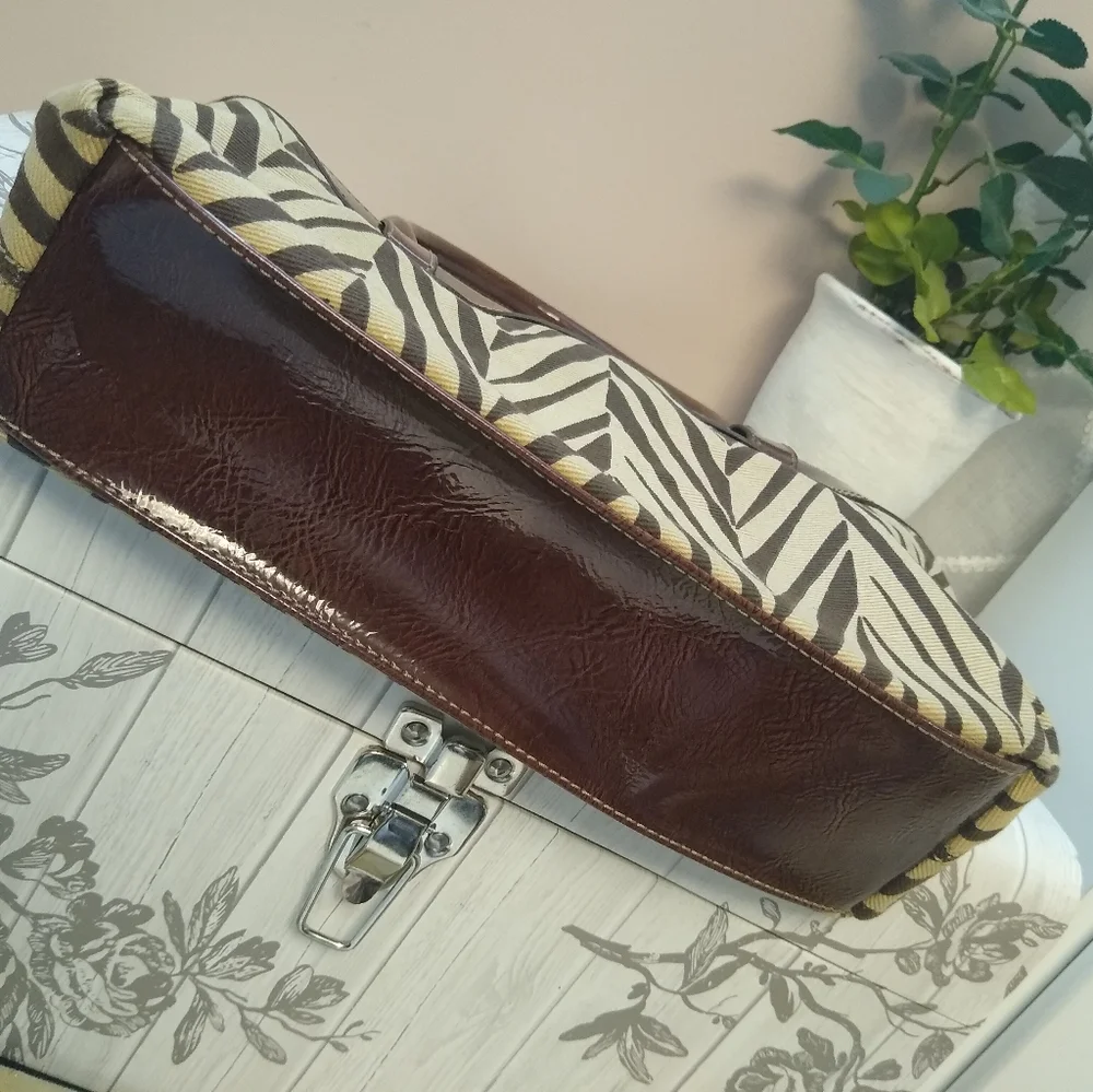 🌿 3/$15🌿EUC⚡Liz Claiborne small shoulder bag - Picture 5 of 14